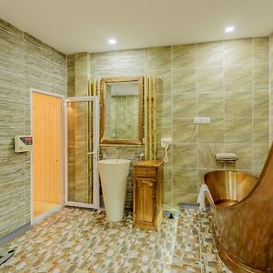 Connecting Room